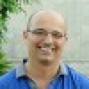 אריאל ארגמן - עובד סוציאלי