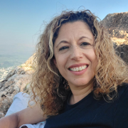 טלי אריה - עובדת סוציאלית