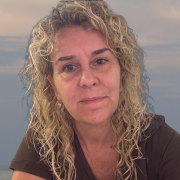 אנדראה פינארט - עובדת סוציאלית