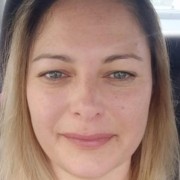 יעל פלג - עובדת סוציאלית