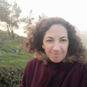 עדי סגל מנדל - עובדת סוציאלית