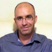 יוני אלקינס - עובד סוציאלי