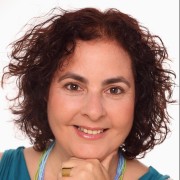 מיכל עגני - עובדת סוציאלית