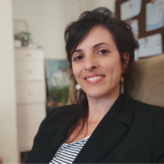 מורן לבל - עובדת סוציאלית