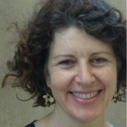 ענת צור - עובדת סוציאלית