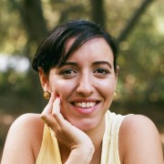 רוני שמילוביץ' - עובדת סוציאלית