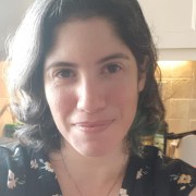 מעיין ביטון - עובדת סוציאלית