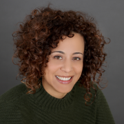 ענת אילן - עובדת סוציאלית