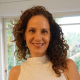 דנה עלי רז - עובדת סוציאלית