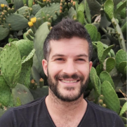 יונתן ביגון - עובד סוציאלי