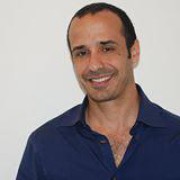 ד"ר יזהר הרני - עובד סוציאלי