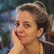 הדר רוזן - עובדת סוציאלית